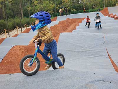 滑步車.jpg 滑步車.jpg